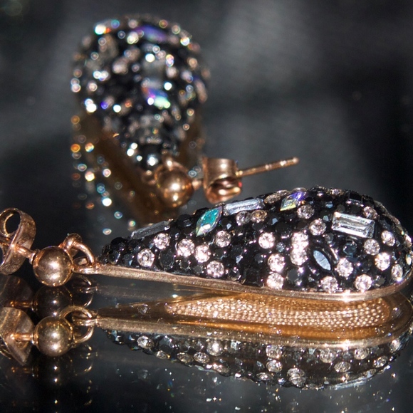 Gorgeous 18kt Gold Dipped Swarovski Earrings - Picture 3 of 8